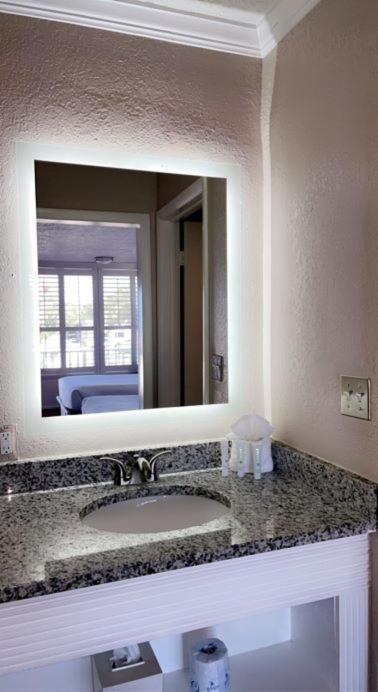 Melbourne All Suites Inn Extérieur photo